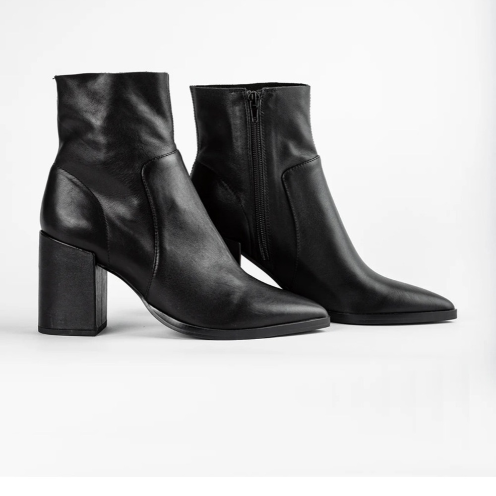 Donating today! TONY BIANCO Brazen Black Luxe Leather Boots